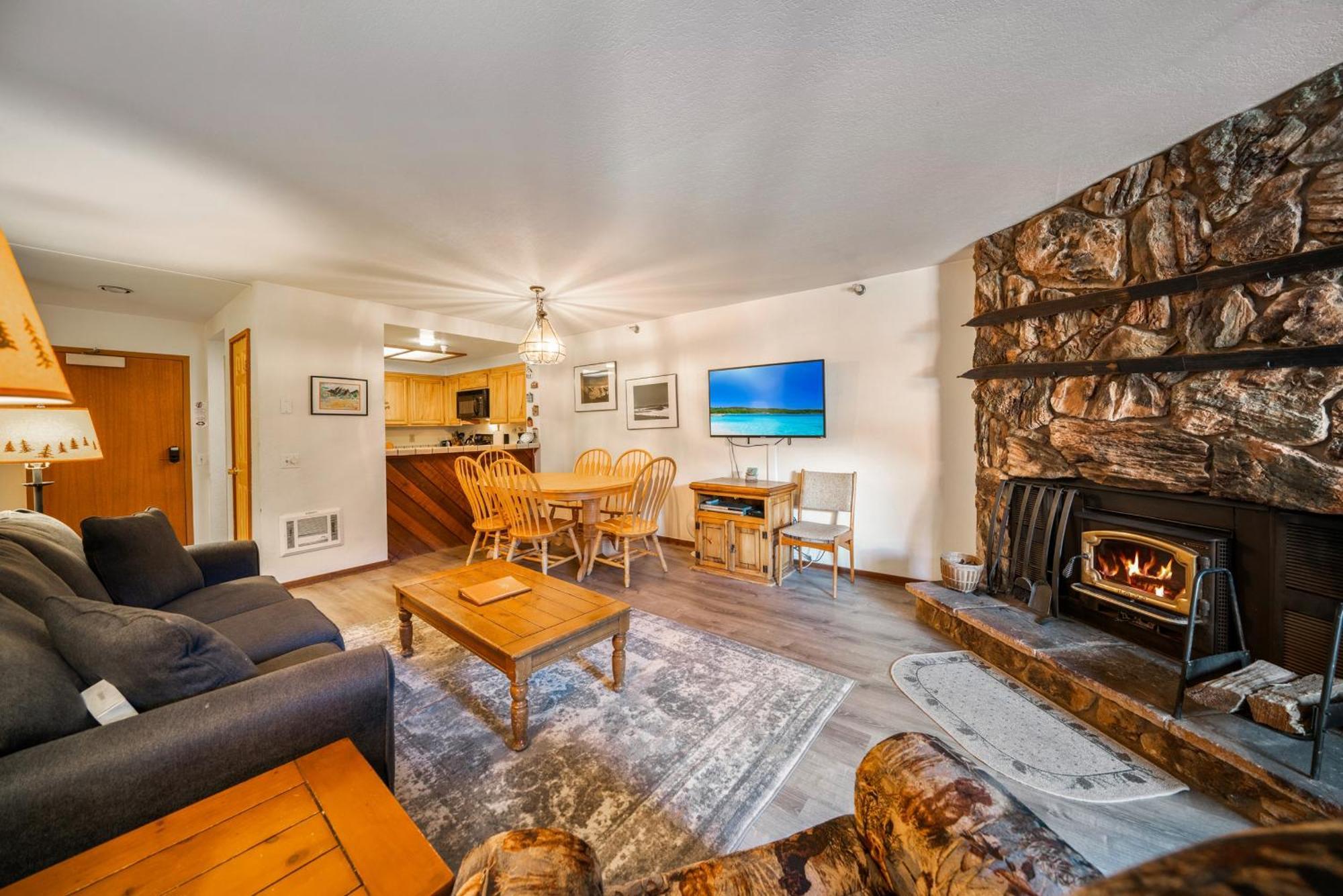 Aspen Creek By 101 Great Escapes Apartment Mammoth Lakes Room photo